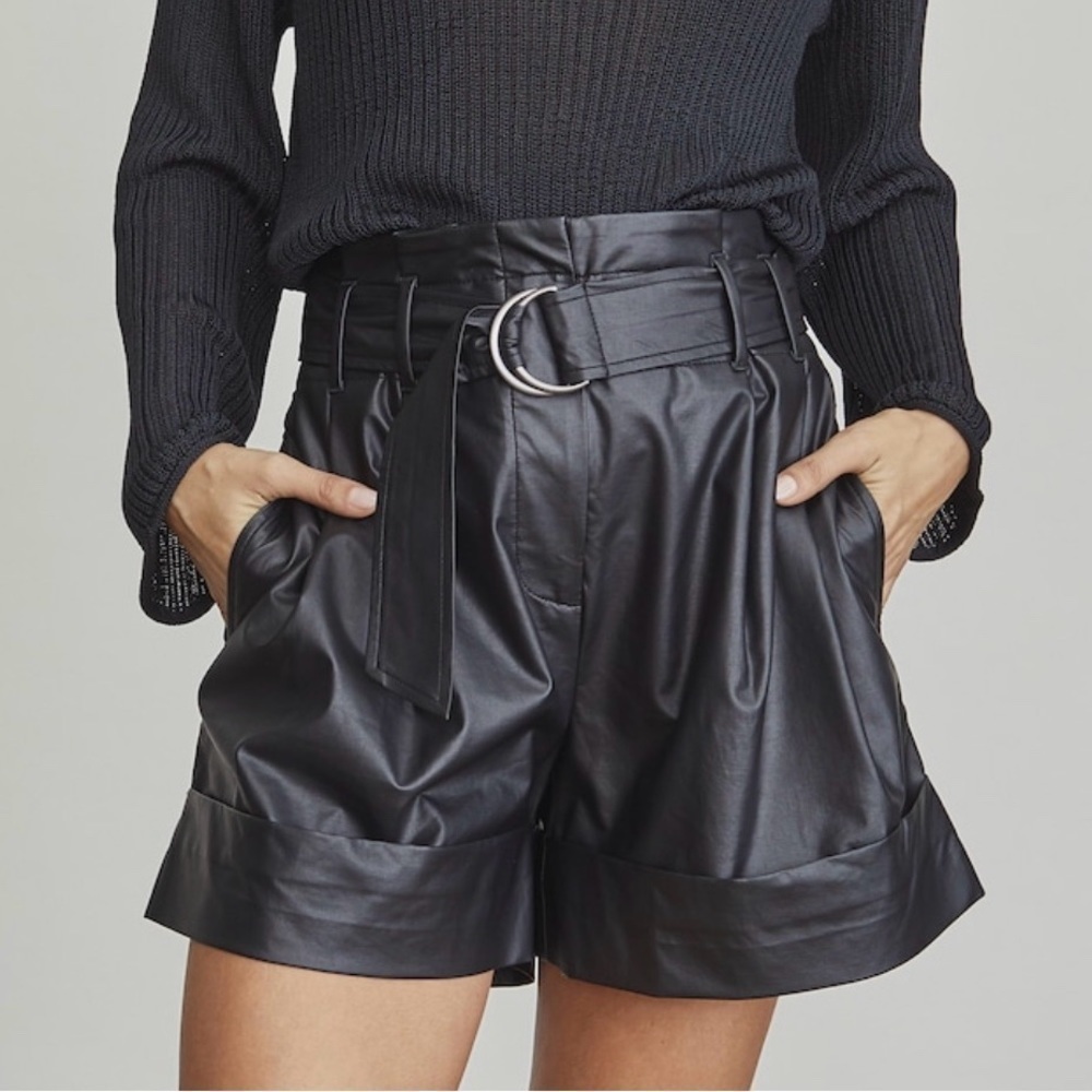NWT Women's Elizabeth and James Faux Leather Moto Paperbag Shorts Size 6/28